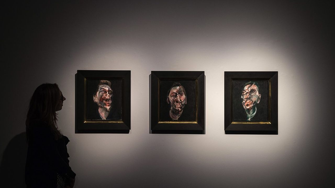L'oeuvre de Francis Bacon « Trois études pour un portrait de George Dyers » ﻿a été adjugée en 2017 pour 52 millions de dollars.