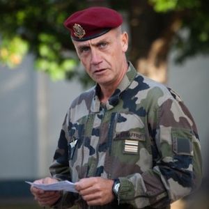 Michel Lesaffre, ancien lieutenant-colonel parachutiste, a pris sa retraite en 2018. Il dirige aujourd'hui GPS sécurité et est administrateur du Medef de Vendée, chargé du comité de liaison Défense pour le département.