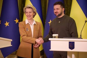 Le président ukrainien Volodymyr Zelensky a reçu la présidente de la Commission européenne Ursula von der Leyen pour un sommet à Kiev le 2 février 2023.