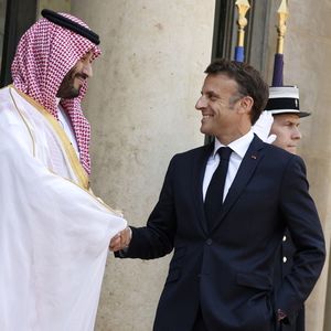 Mohammed ben Salmane (ici avec le président Emmanuel Macron le 16 juin) a fait du fonds souverain saoudien l'une des pièces maîtresses de la modernisation et de la diversification de son économie.