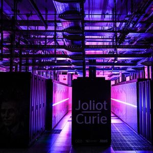 Le Très Grand Centre de Calcul du CEA à Bruyères-le-Châtel a déjà un supercalculateur appelé « Joliot-Curie ».