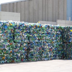 « Pour créer un avenir plus durable, le secteur industriel doit donc bien revoir son approche du plastique en privilégiant ceux dont les filières de collecte et de recyclage existent. »