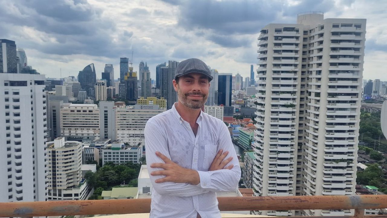 Holden Raynaud a quitté Paris pour s'installer à Bangkok en 2017, où il réside depuis.