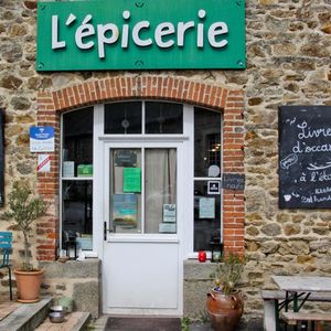 En Mayenne, au sein du réseau Initiative France, ils sont 323 bénévoles qui aident les gens à reprendre une boutique, à créer leur entreprise, puis qui les accompagnent.