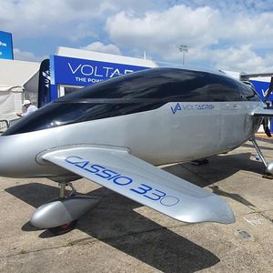 Présenté pour la première fois au Bourget, le Cassio 330 de Voltaero pourrait être le premier avion hybride électrique français à entrer en service dès 2025.
