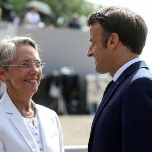 « Depuis plus d'un an, Elisabeth Borne a travaillé de manière déterminée, courageuse », a salué Emmanuel Macron.