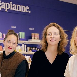 Les quatre fondatrices de Gapianne dans leur pop-up store au Bon Marché, à Paris. De gauche à droite : Jennifer Mouillot, Victoire Bastide, Anne-Cécile Descaillot, Marine Boucherit.