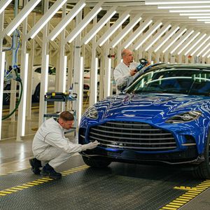Aston Martin veut doubler ses ventes et quadrupler ses bénéfices en cinq ans.