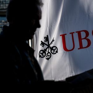 UBS doit décider au troisième trimestre du sort de l'entité suisse de Credit Suisse.
