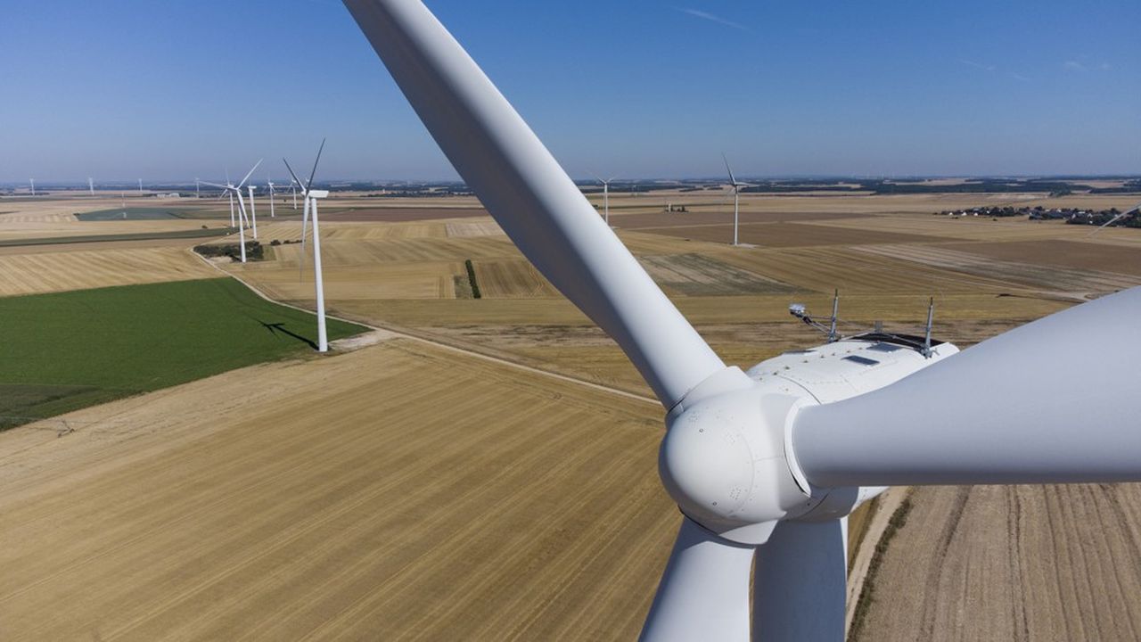 La France installe en moyenne environ 500 éoliennes par an.