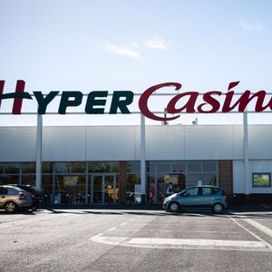 Casino attend les offres fermes de ses éventuels repreneurs pour le lundi 3 juillet.