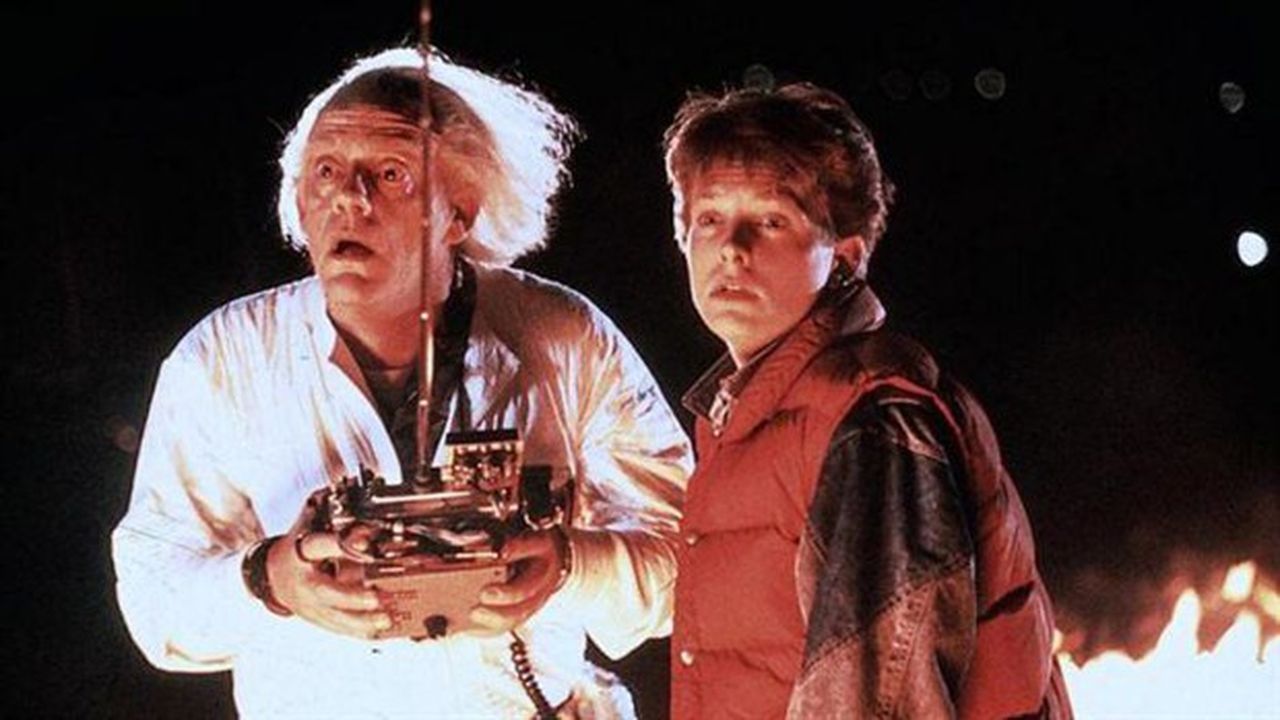 Le docteur Emmett Brown et Marty McFly dans la saga Retour vers le futur.