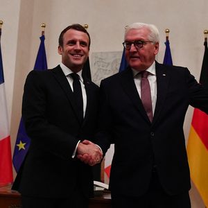 Le président allemand, Frank-Walter Steinmeier, n'ayant pas de fonction exécutive, la portée de la visite d'Emmanuel Macron est surtout symbolique.