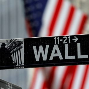 A Wall Street, JP Morgan et Citi anticipent un recul de 15 % à 25 % de leurs revenus en banque d'investissement au deuxième trimestre.
