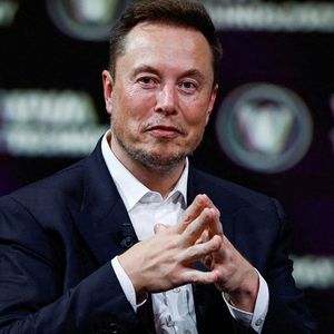 Elon Musk profite à plein de l'engouement des marchés pour Tesla.