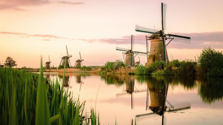 Moulins à vent néerlandais traditionnels