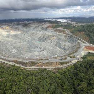 En 2022, les compagnies minières ont investi près de 40 milliards de dollars dans des projets miniers de métaux non ferreux contre 25 milliards en 2020.