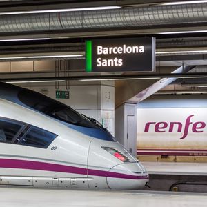 Les trains à grande vitesse AVE circuleront cet été entre Lyon et Barcelone puis entre Marseille et Madrid, à des tarifs oscillant entre 9 et 29 euros selon la durée du trajet.