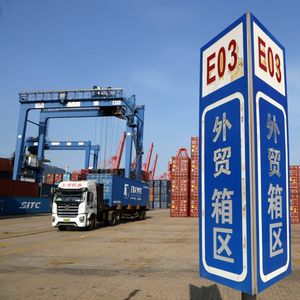 Sur l'ensemble du premier semestre, les exportations chinoises ont diminué de 3,2 % et les importations de 6,7 % (photo : sur le port de Lianyungang, le 7 juin)