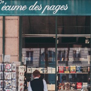 L'Ecume des Pages, librairie papeterie parisienne independante situee Boulevard Saint Germain