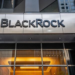 Le fonds IVV de BlackRock, 342 milliards de dollars d'actifs sous gestion, proposera aux investisseurs de choisir entre sept politiques de vote.