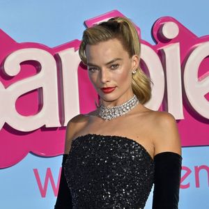 L'actrice australienne Margot Robbie joue le rôle de Barbie dans le film éponyme.