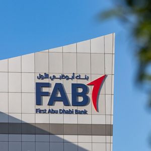 La First Abu Dhabi Bank a publié un bénéfice semestriel en hausse de 65 % à 2� milliards d'euros hors exceptionnel.