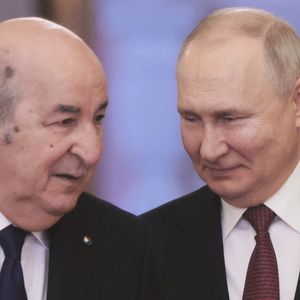 Le président algérien Abdelmadjid Tebboune avec Vladimir Poutine, au Kremlin le 15 juin dernier. « Aujourd'hui, le Kremlin entretient des liens relativement forts avec seulement une poignée de pays d'Afrique - Egypte, Algérie, Afrique du Sud », explique Andreï Kortounov.