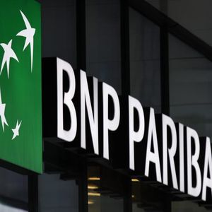 BNP Paribas est visé par la SEC et la CFTC pour l'usage par ses banquiers de messageries cryptées personnelles.