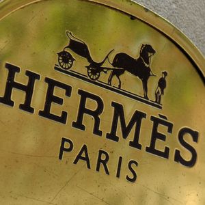 Le groupe de luxe Hermès, né sellier, voit ses ventes décoller de New York à Pékin.