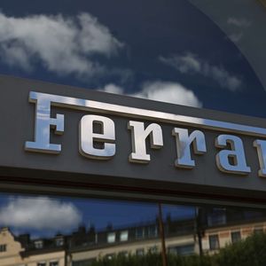 Les recettes de Ferrari liées à la sponsorisation et à la marque ont bondi de 20,3 % à 147 millions d'euros, en raison principalement au classement obtenu en Formule 1.