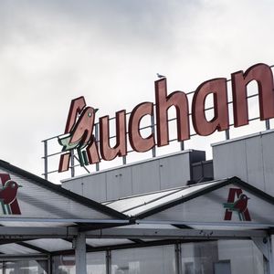 Auchan avait déjà acquis l'an dernier auprès de Dia 235 supermarchés et un entrepôt en Espagne.