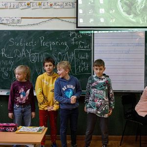 Enfants ukrainiens scolarisés en Pologne. La plupart des familles de réfugiés n'ont pas l'intention de rentrer en Ukraine dans l'immédiat.