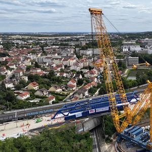 Le remplacement des deux ponts-rails de Massy (Essonne) a été une opération complexe pour SNCF Réseau et la RATP.