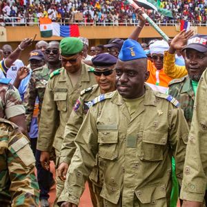 Les militaires au pouvoir ont annoncé juste avant le sommet la formation d'un gouvernement à Niamey comprenant vingt ministres et le Premier ministre Ali Mahaman Lamine Zeine.