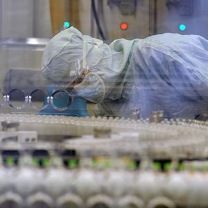 Un laboratoire du géant pharmaceutique Novo Nordisk à Chartres, en France. Le groupe danois a investi près de 4 milliards de dollars (3,7 milliards d'euros) en recherche-développement sur les douze derniers mois.