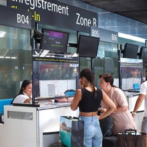 Si l'aéroport de Nice reste relativement épargné par la concurrence du train, ceux de Marseille et Toulouse peinent à retrouver la clientèle « pro » des allers-retours journée.