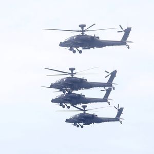 Varsovie avait demandé l'an passé à Washington des hélicoptères Apache, construits par Boeing, pour remplacer ses appareils soviétiques vieillissants.