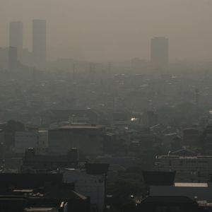 la capitale indonésienne, qui compte plus de 11 millions d'habitants, est régulièrement l'une des villes les plus polluées du monde (Photo du 16 août 2023).