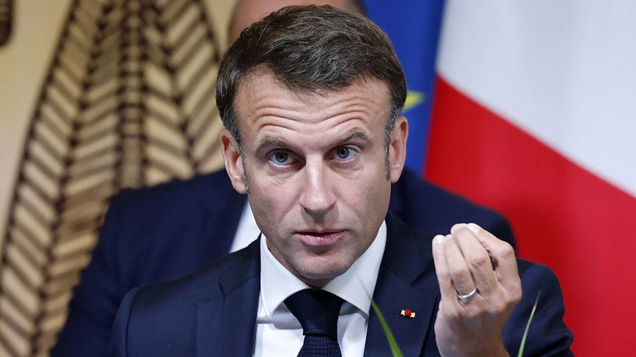 Emmanuel Macron envisage que les discussions avec les partis débouchent sur des « référendums » (photo d'archives le 26 juin 2023).