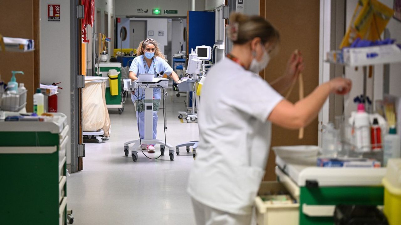 Confronté aux pénuries de soignants, le gouvernement a promis de refonder le métier d'infirmier et sa formation.