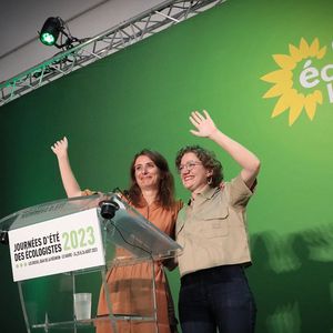 Marine Tondelier, la cheffe des Verts, et Marie Toussaint, la tête de liste du parti aux élections européennes, ce jeudi aux journées d'été des Verts au Havre.