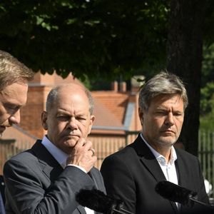 Les tacles se multiplient entre le ministre des Finances Christian Lindner, le chancelier Olaf Scholz et le ministre de l'Economie Robert Habeck.