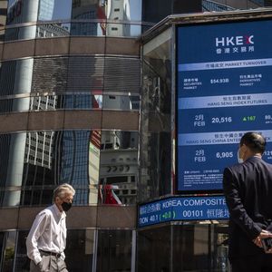 L'indice Hang Seng de la Bourse de Hong Kong a chuté de plus de 20 % depuis son pic du 27 janvier.