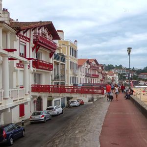 Saint-Jean-de-Luz compte parmi les communes qui peuvent appliquer une surtaxe sur la taxe d'habitation demandée aux résidences secondaires.
