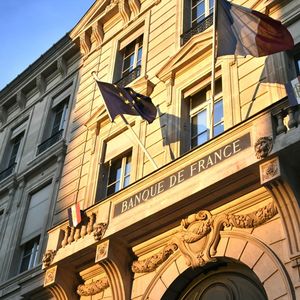 La Banque de France fixe actuellement le taux d'usure à partir des taux pratiqués par les banques sur trois mois glissants, augmenté d'un tiers.