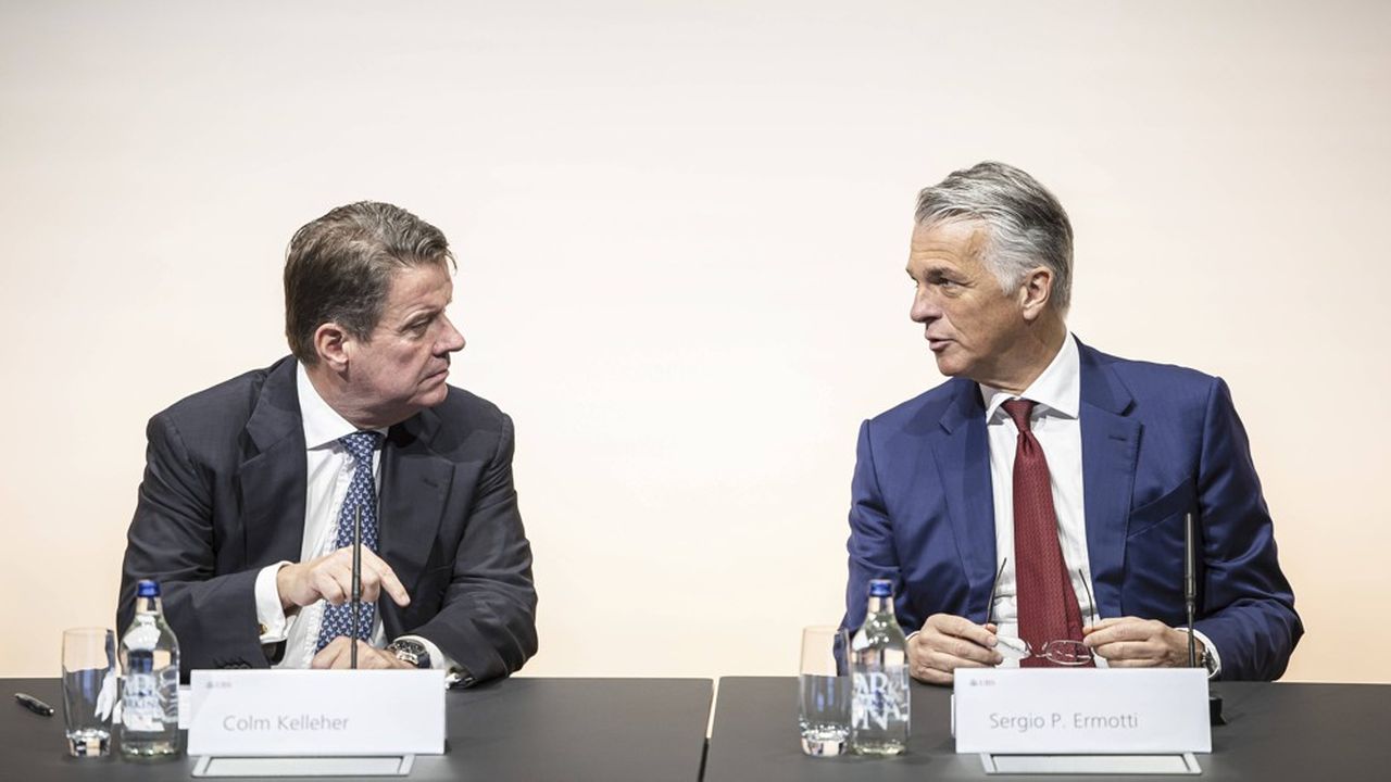 Colm Kelleher (à gauche), président du conseil, et Sergio Ermotti (à droite), directeur général d'UBS, préparent des « décisions douloureuses ».