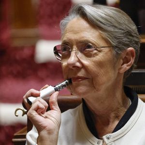 Le gouvernement « présentera prochainement un nouveau plan national de lutte contre le tabagisme », a annoncé Elisabeth Borne.
