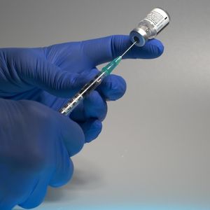 Plus de 14 millions de doses de vaccins BioNtech/Pfizer devraient être livrées en Allemagne en 2024