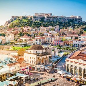 Athènes réintègre le panthéon de la catégorie investissement.